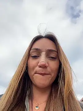 Ninabigtitied online show from 04/19/26, 08:55