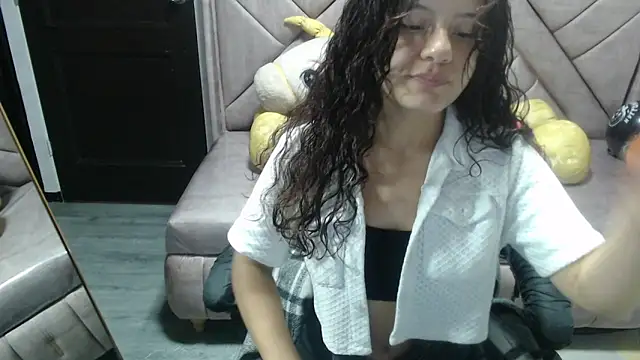 Velvet Moon V online show from 10/24/25, 01:18