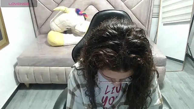 Velvet Moon V online show from 12/17/25, 01:17