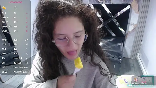 Velvet Moon V online show from 02/06/26, 12:30