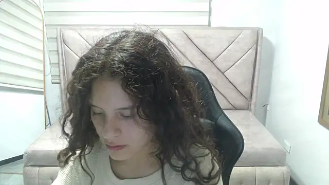 Velvet Moon V online show from 02/17/26, 08:15