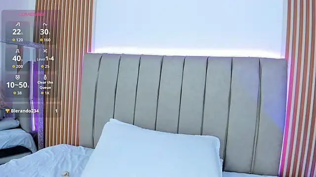 naishaa  online show from 11/20/25, 06:40