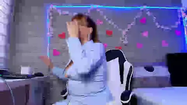 naomi diamond  online show from 12/03/25, 01:09