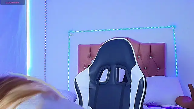 naomi diamond  online show from 05/05/26, 11:29