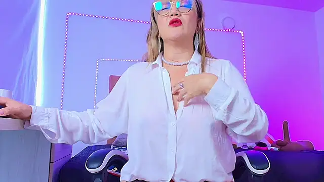 naomi diamond  online show from 06/16/26, 11:35