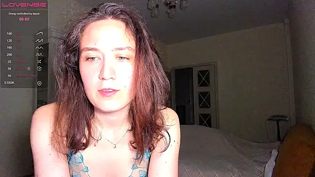 Snapshot of Mary_Queeny chatting on 06/17/26, 06:31 Mary Queeny online show from 06/17/26, 06:31