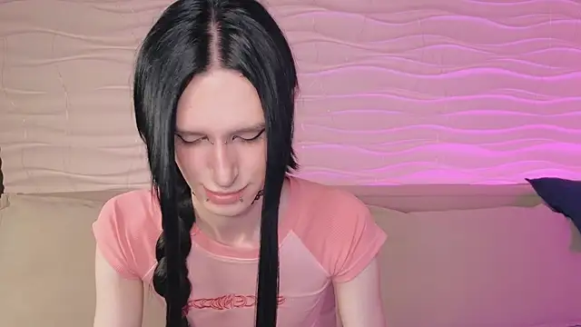 madi snow online show from 02/28/26, 06:14