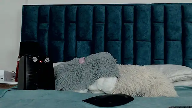 Snapshot of Emma_Foxi chatting on 11/12/25, 08:30 Emma Foxi online show from 11/12/25, 08:30