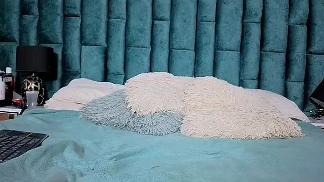 Emma Foxi online show from 02/17/26, 08:04