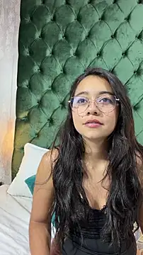 Lily June online show from 05/13/26, 04:59