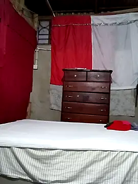 Snapshot of Steehood chatting on 12/19/25, 03:35 Steehood online show from 12/19/25, 03:35