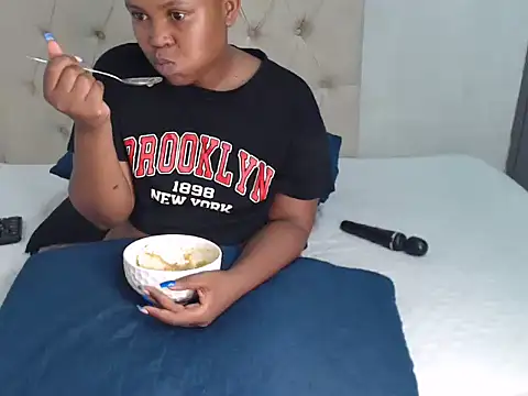 Lolly Ramochele online show from 02/17/26, 09:21