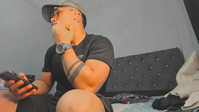 evan hardy online show from 10/20/25, 03:07