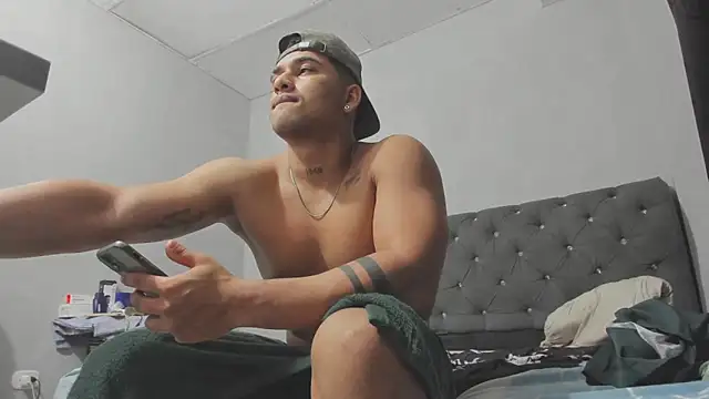 evan hardy online show from 10/22/25, 03:51