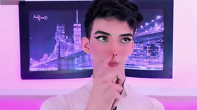 Baby FenixTS online show from 10/18/25, 05:54