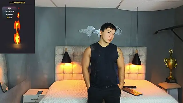 Horny nick18 online show from 09/25/25, 02:32