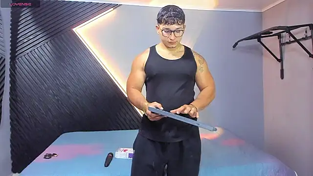 Horny nick18 online show from 03/12/26, 12:33