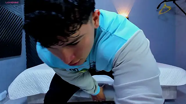 Horny nick18 online show from 03/14/26, 11:37