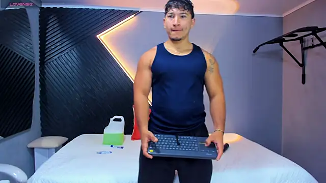 Horny nick18 online show from 04/14/26, 10:32