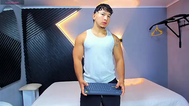 Horny nick18 online show from 04/23/26, 11:31