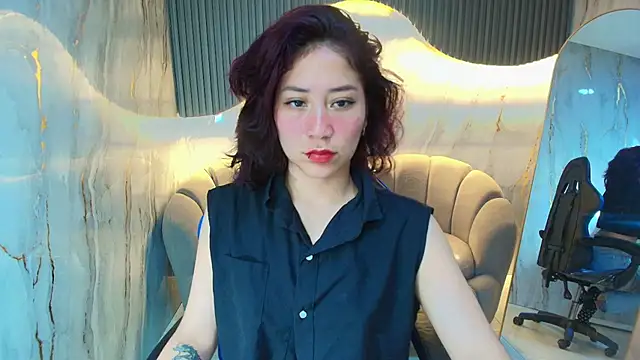 valentina r  online show from 11/13/25, 03:16