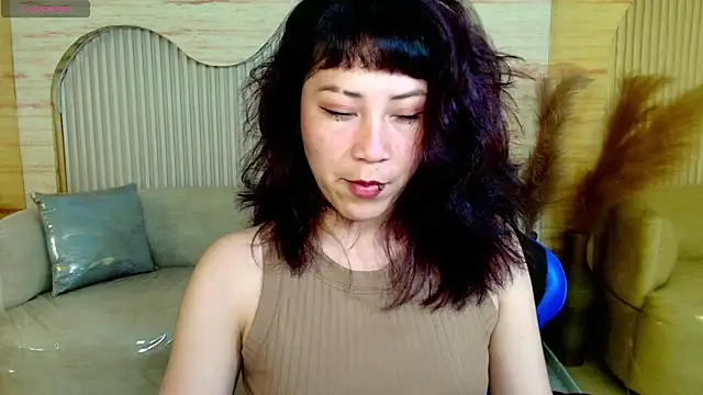 Snapshot of valentina_r_ chatting on 02/07/26, 03:10 valentina r online show from 02/07/26, 03:10