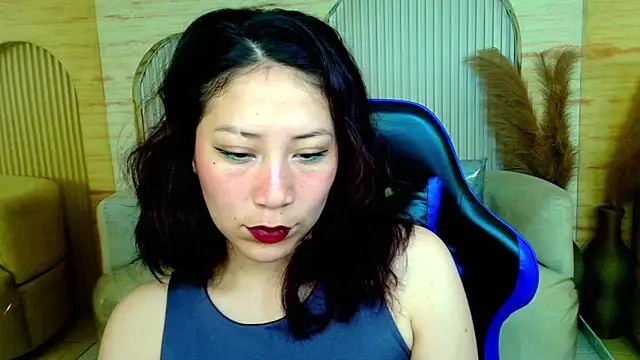 Snapshot of valentina_r_ chatting on 02/12/26, 03:12 valentina r online show from 02/12/26, 03:12