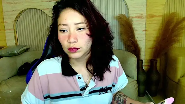 Snapshot of valentina_r_ chatting on 02/17/26, 03:03 valentina r online show from 02/17/26, 03:03