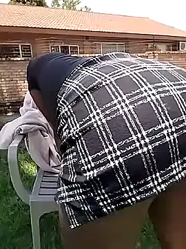 SweetHoney21  online show from 11/29/25, 09:56