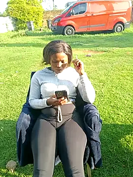 SweetHoney21  online show from 12/19/25, 05:03