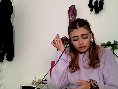 Snapshot of piccolaflo chatting on 04/03/26, 04:38 piccolaflo online show from 04/03/26, 04:38