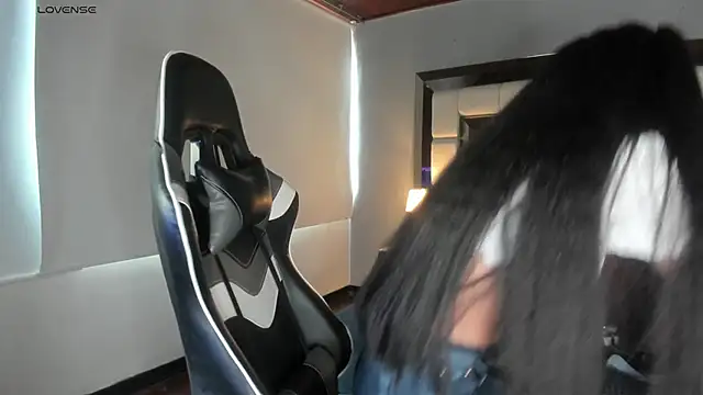 Adhara7 online show from 10/10/25, 06:29