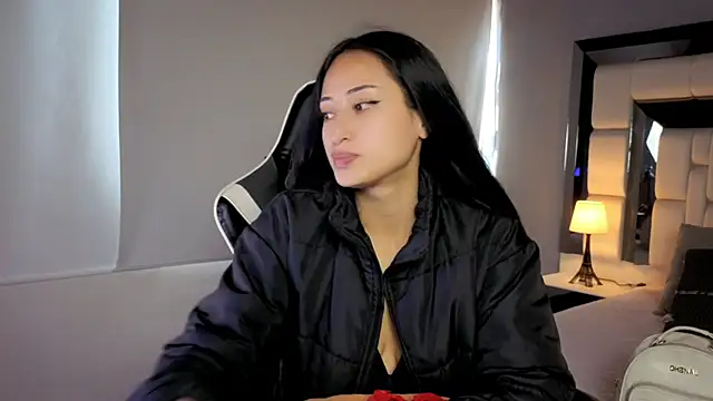 Adhara7 online show from 04/24/26, 07:49