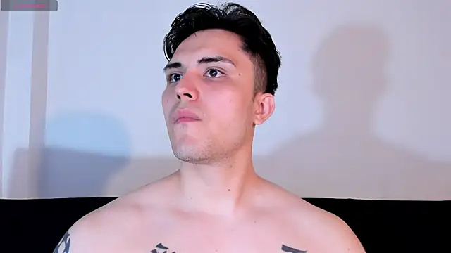 Snapshot of jasonxd9898 chatting on 11/11/25, 01:27 jasonxd9898 online show from 11/11/25, 01:27