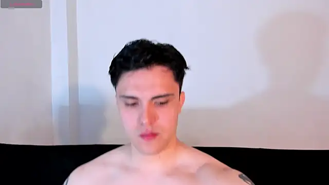 Snapshot of jasonxd9898 chatting on 11/21/25, 02:10 jasonxd9898 online show from 11/21/25, 02:10