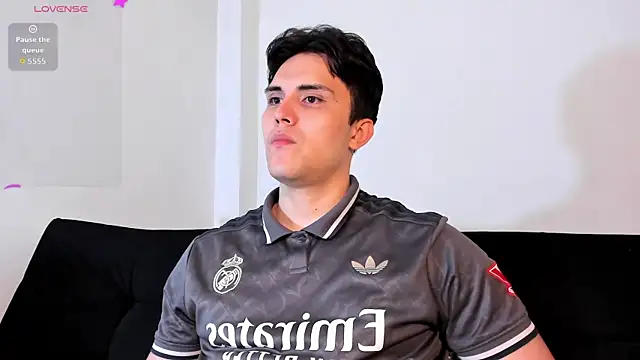 Snapshot of jasonxd9898 chatting on 12/05/25, 01:03 jasonxd9898 online show from 12/05/25, 01:03