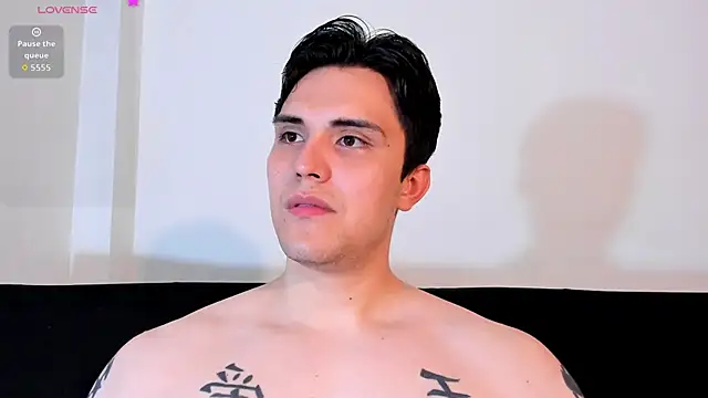 Snapshot of jasonxd9898 chatting on 12/15/25, 03:11 jasonxd9898 online show from 12/15/25, 03:11