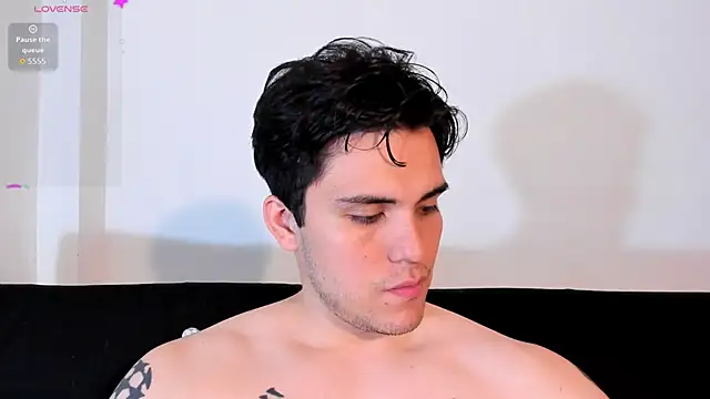 Snapshot of jasonxd9898 chatting on 12/17/25, 05:30 jasonxd9898 online show from 12/17/25, 05:30