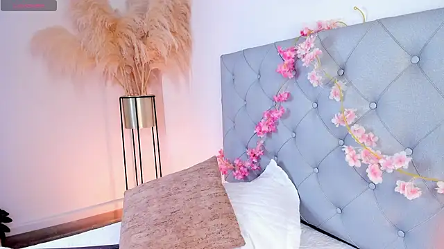 MartinnaGreco online show from 04/15/26, 08:20