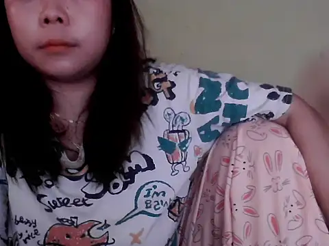 Snapshot of mimi15 chatting on 04/28/26, 07:57 mimi15 online show from 04/28/26, 07:57