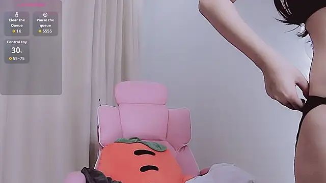 Miu-999 online show from 10/13/25, 02:11