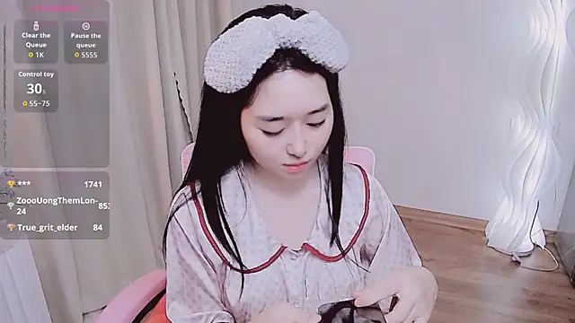 Miu-999 online show from 10/13/25, 02:17