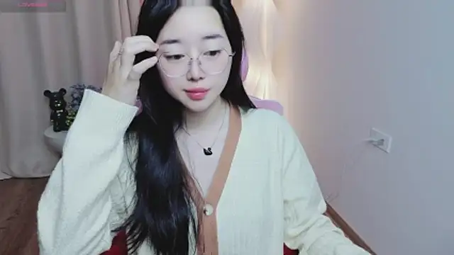 Snapshot of Miu-999 chatting on 12/20/25, 02:18 Miu-999 online show from 12/20/25, 02:18