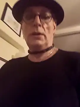 AlllupInya online show from 04/25/26, 02:14