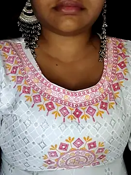 Snapshot of monika_555 chatting on 11/07/25, 10:37 monika 555 online show from 11/07/25, 10:37