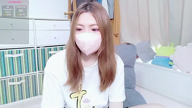 Snapshot of Fuwa_chan chatting on 06/23/26, 02:09 Fuwa chan online show from 06/23/26, 02:09