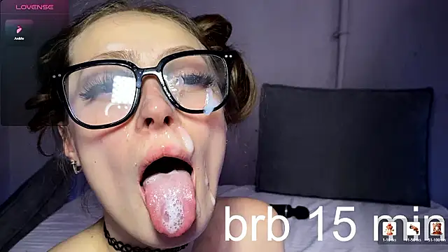 cutemilana sexwife online show from 02/01/26, 02:26