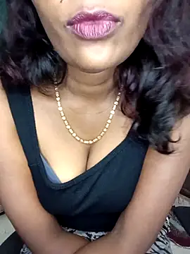 Snapshot of Tamil_kavinila chatting on 10/09/25, 05:16 Tamil kavinila online show from 10/09/25, 05:16