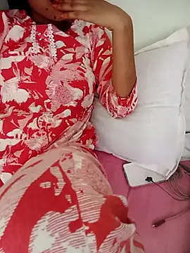 Snapshot of Naira-Tripathi chatting on 09/16/25, 05:30 Naira-Tripathi online show from 09/16/25, 05:30