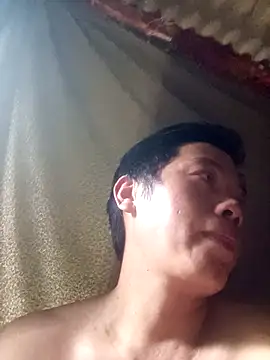 Snapshot of DungLuongg chatting on 09/18/25, 05:53 DungLuongg online show from 09/18/25, 05:53